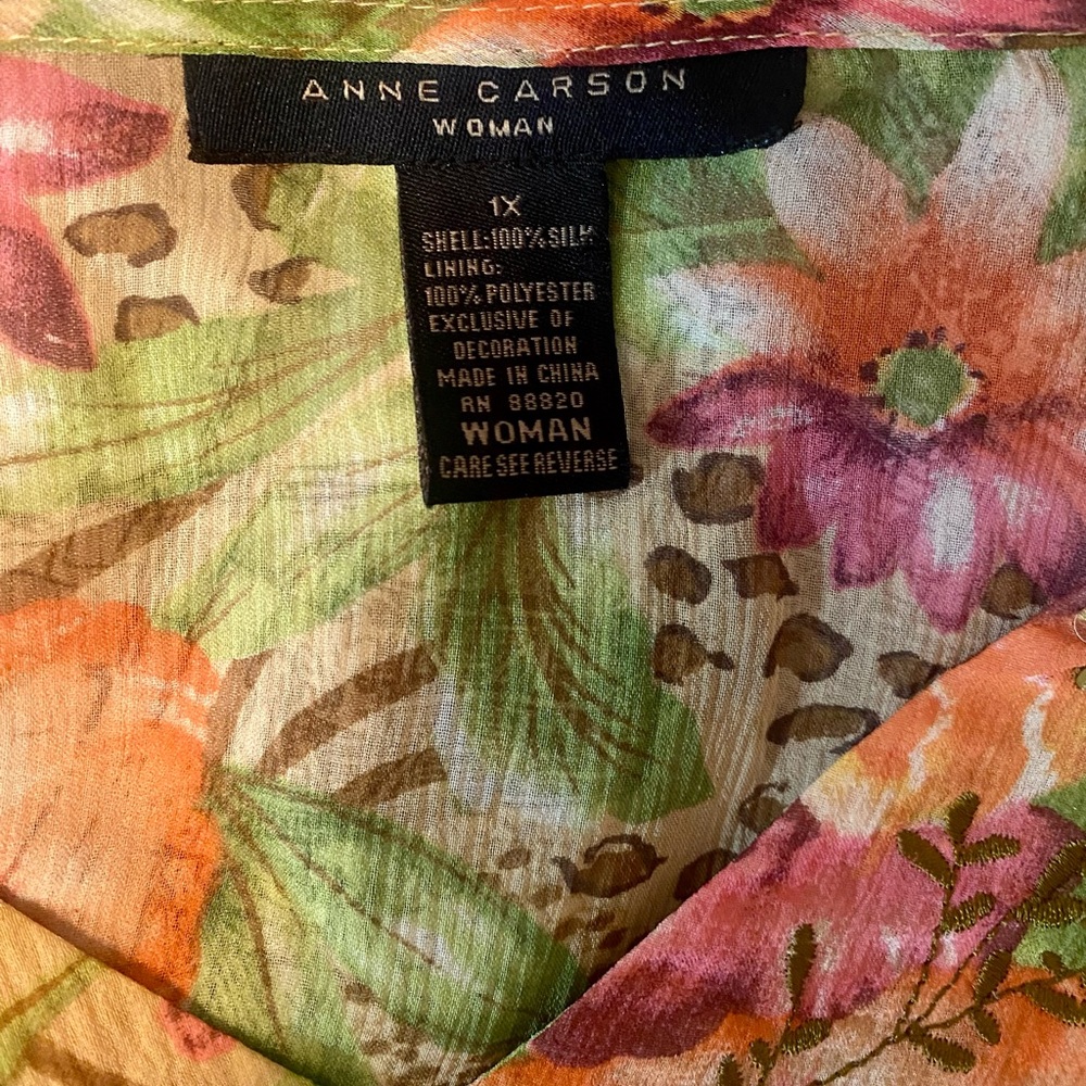 ANNE CARSON Floral Sheer 100 % Silk Blouse